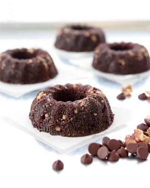 Cape Fear Dark Chocolate Rum Cake (5oz)