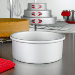 Fat Daddio 7" x 3" Round Cake Pan